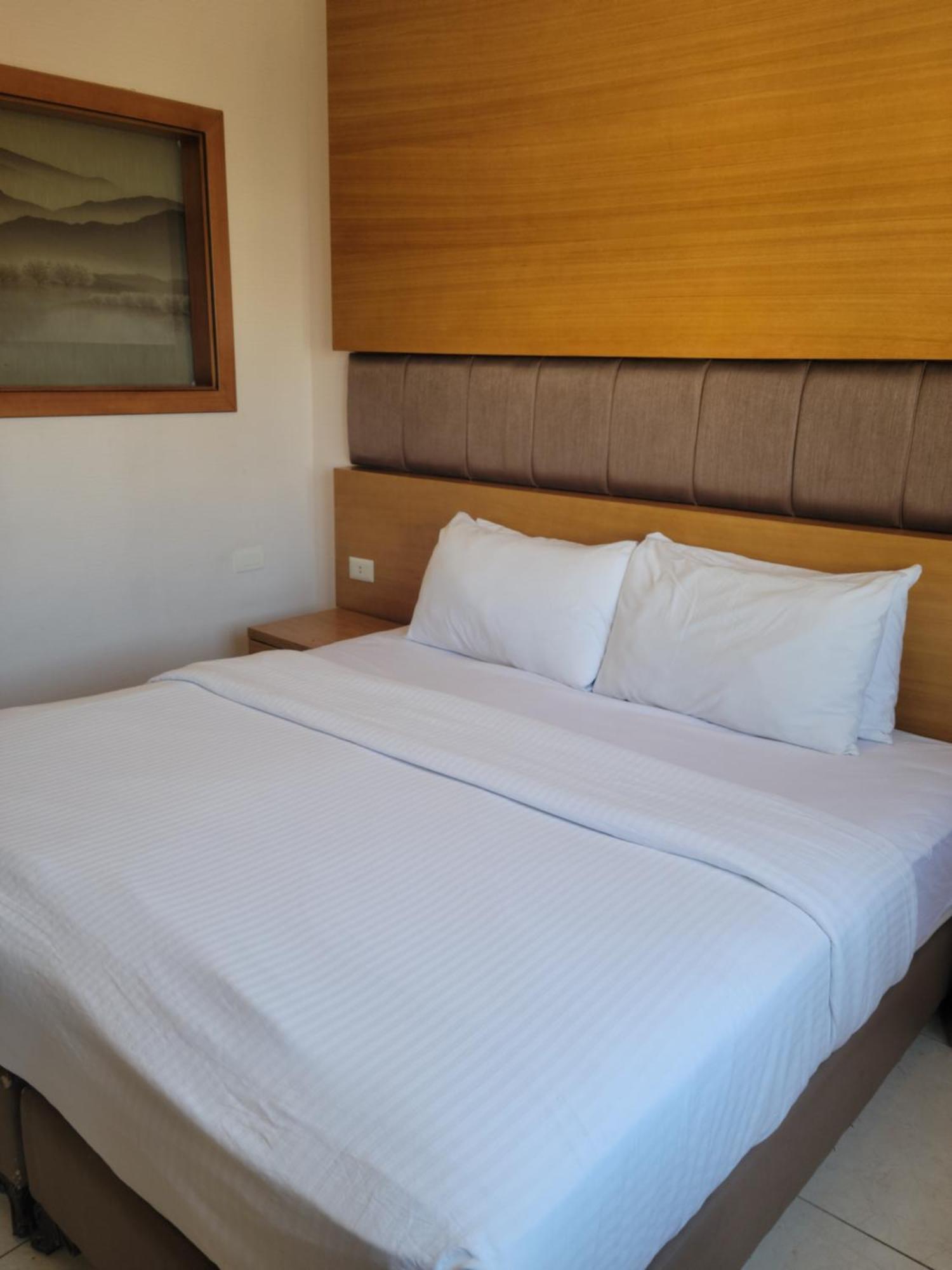 Big Ben Hotel Suites Amman Exterior photo
